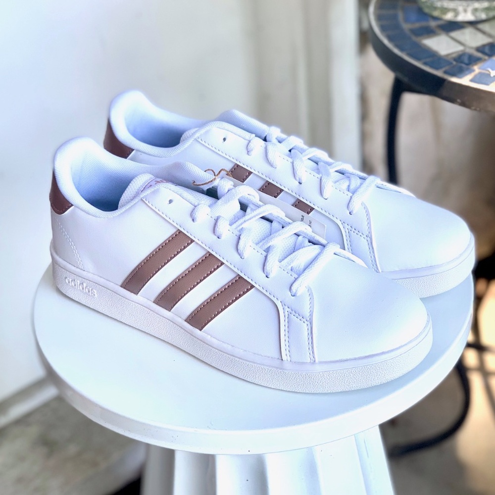 ADIDAS Grand Court K SIZE US7 NWT